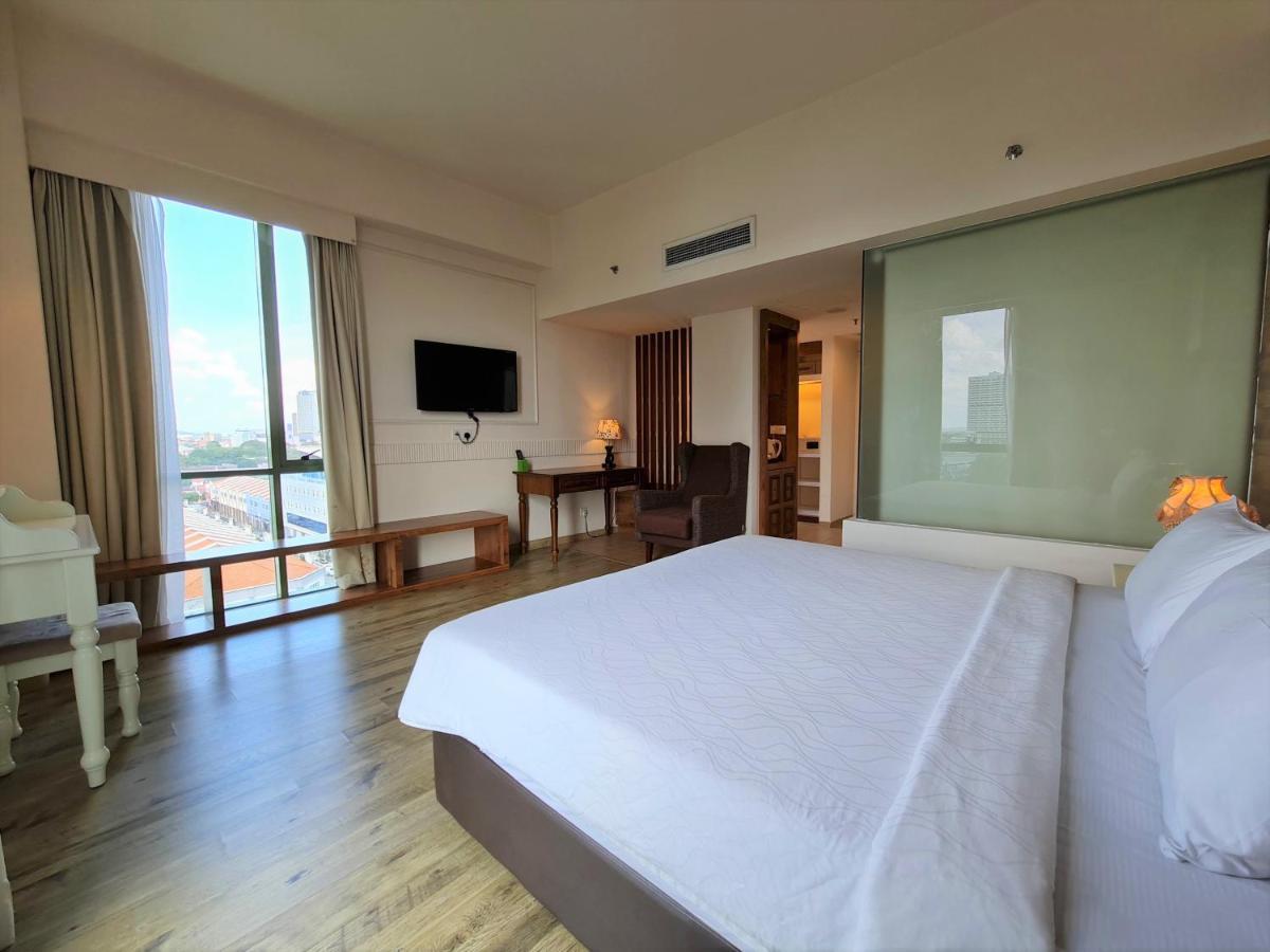 Swan Garden Hotel 4*