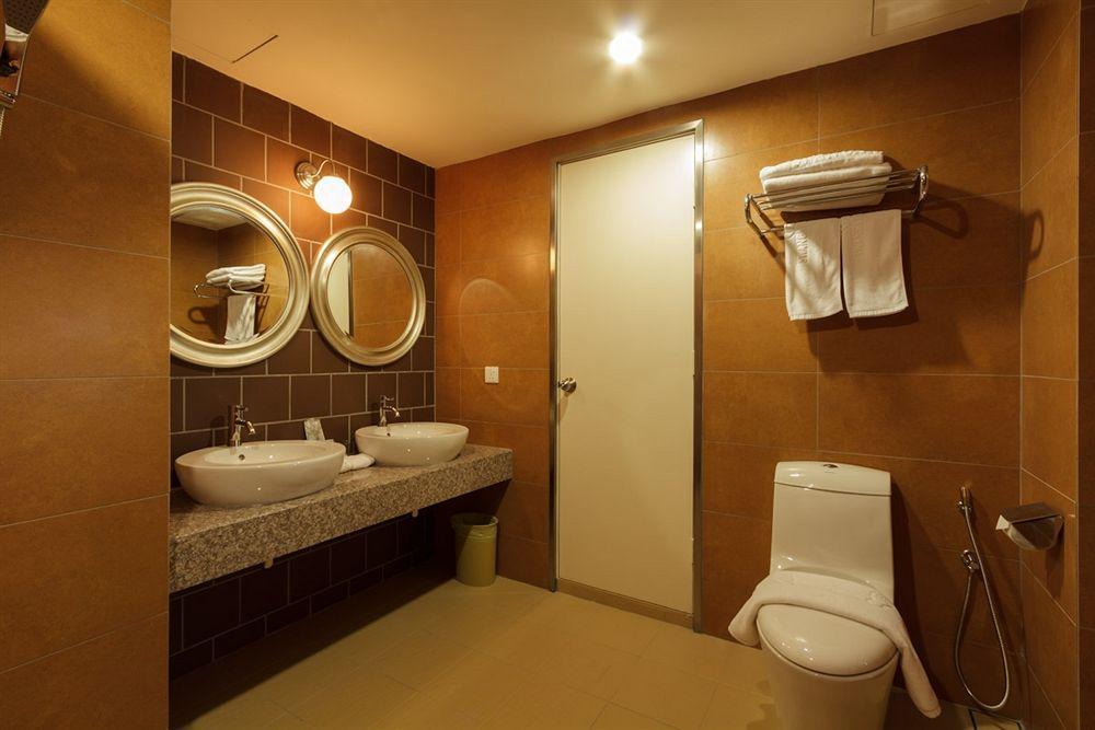 Swan Garden 4*