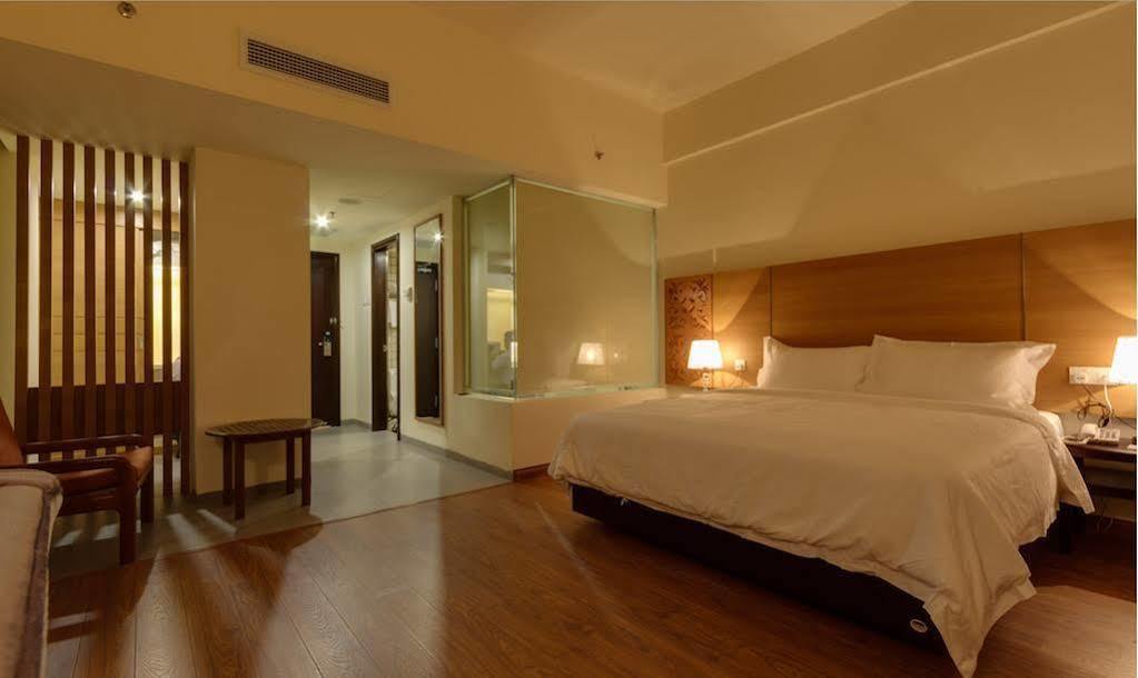 Swan Garden 4*